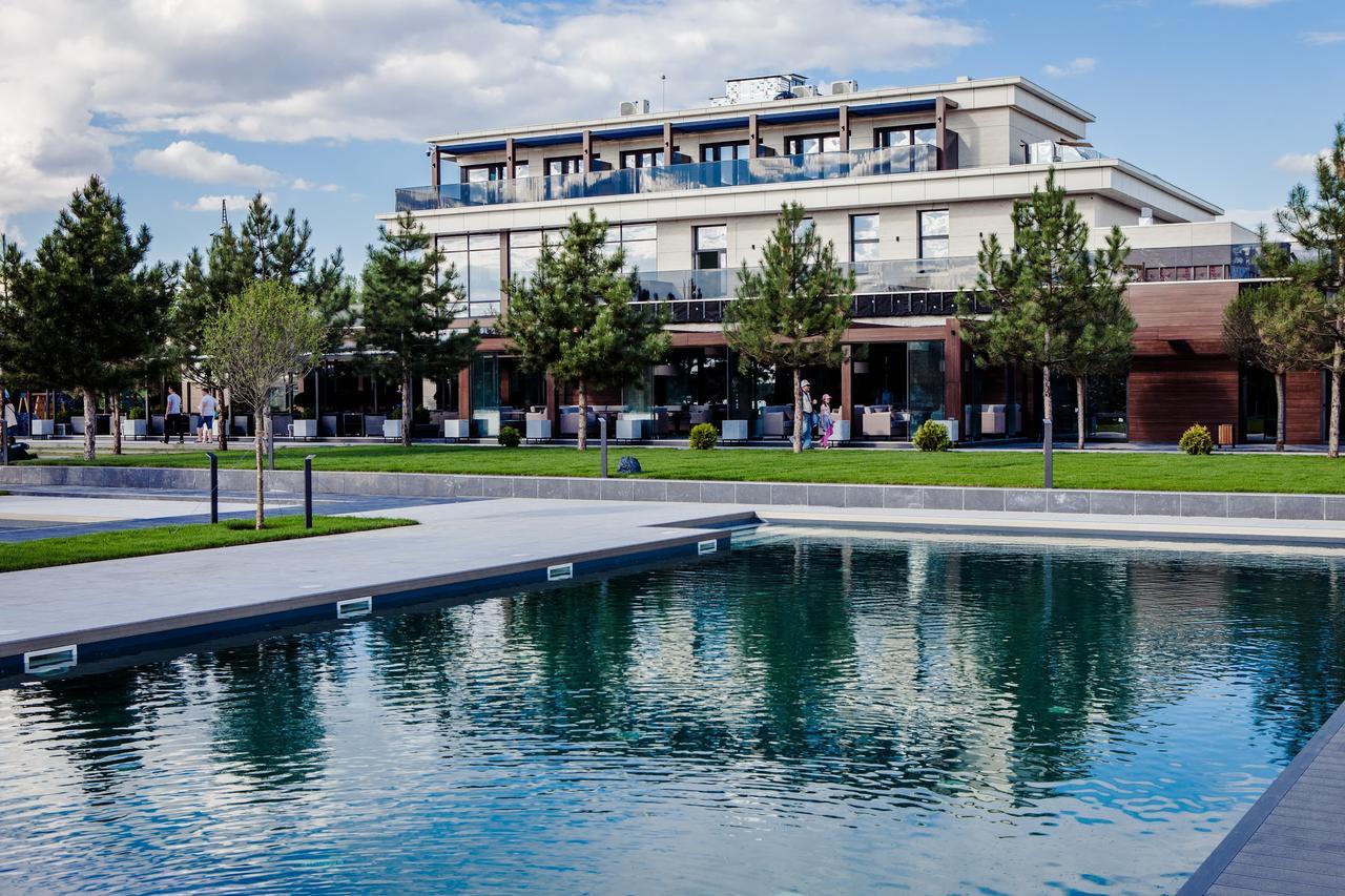 Riviera Zoloche Resort & Spa Vishenki  Buitenkant foto